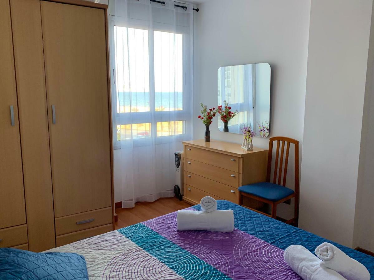 Apartamento En Primera Linea De Mar Apartment Empuriabrava Bagian luar foto