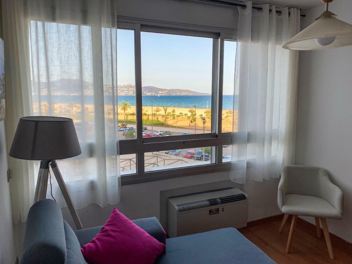 Apartamento En Primera Linea De Mar Apartment Empuriabrava Bagian luar foto